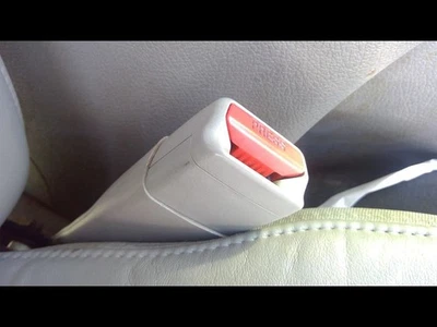 2005-2009 GMC Envoy Front Right Passenger Seat Belt Buckle (Gray) - Image 1 of 4