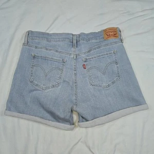Levi's Levi Strauss MIDI Mid Length Light Wash Denim Shorts Size 31 - Picture 1 of 8