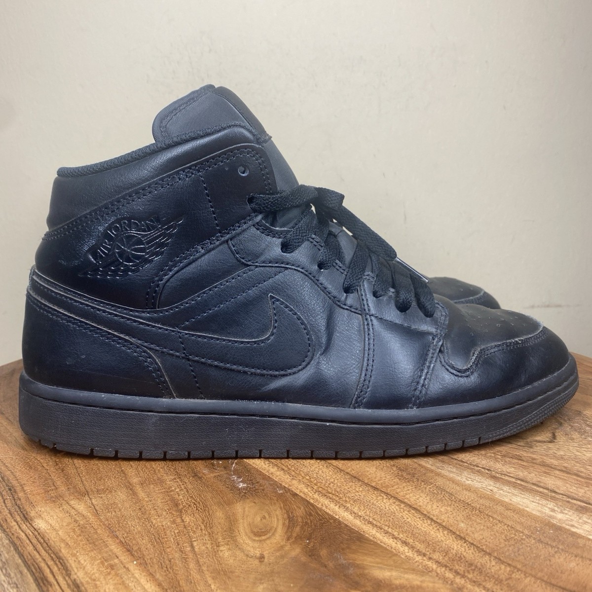 Jordan 1 2022 Mid Triple Black for Sale | Authenticity