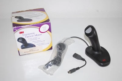 3M Ergonomic Vertical Grip Optical Mouse Wired USB EM500GPL - Image 1 of 4