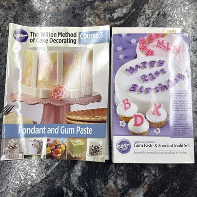 Juego de moldes de pasta de goma y fondant Wilton Letters & Numbers - Guía Curso 3 2006 Foto 1 de 4