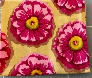 Kaffe Fassett ZINNIA MAGENTA GP31 fat quarter original issue - Picture 1 of 1
