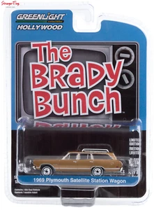 Greenlight 44890-B 1/64 The Brady Bunch Carol Brady's 1969 Plymouth Satelli - Picture 1 of 1