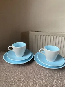 Par de tazas, platillos y plato lateral azules ""twintone"" de colección - Imagen 1 de 4