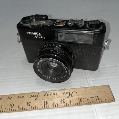 Yashica MG-1 SLR 35mm Film Camera Yashinon 1:2.8 45mm Rangefinder Lens Vintage - Image 1 of 4