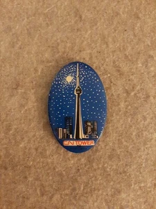 Vintage Oval Pocket Mirror CN Tower Skyscraper in Toronto Canada trademarked - Picture 1 of 4