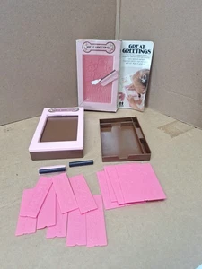 Vintage TOMY No. 2523 GREAT GREETINGS CARD MAKER SET Fashion Plates Stencils Box - Picture 1 of 11