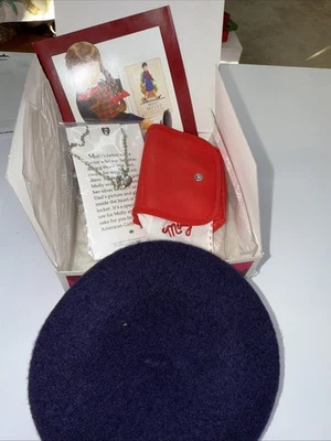 American Girl Molly Accesorios 1944 Boina Monedero Collar Letra Moneda Hankie Foto 1 de 4