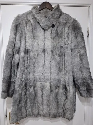 Stunning mid century vintage Curly Lamb Grey Coat size approx 20/22 - Image 1 of 4