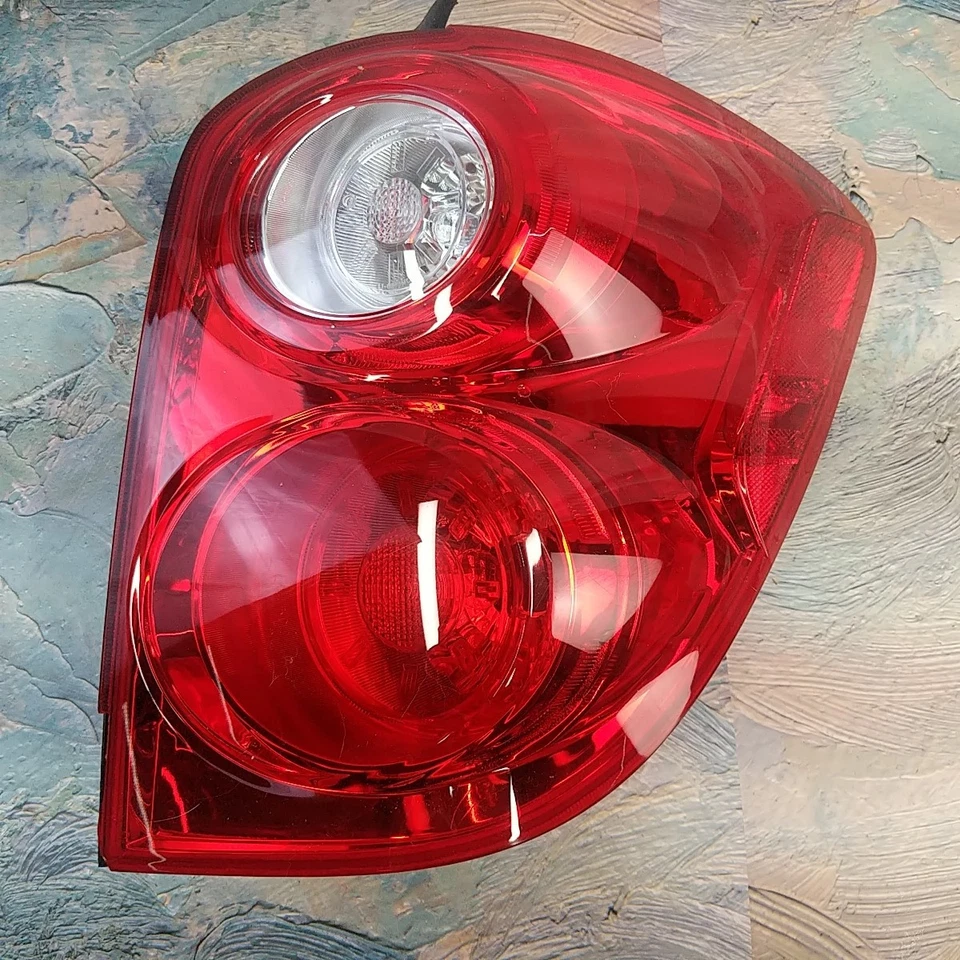 Luz trasera derecha para pasajero Chevrolet Equinox 2010-2015 BLEM TYC 11634300 NUEVA DE STOCK Foto 1 de 4