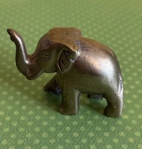 "Figarina elefante de latón vintage coleccionable 1,5"" de alto, 1,75"" de largo" - Imagen 1 de 8