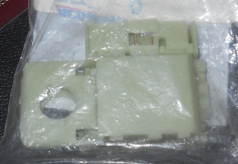 NOS 2003-06 Chevrolet Siverado GMC Sierra Truck Stoplight Switch D1583G - Image 1 of 1