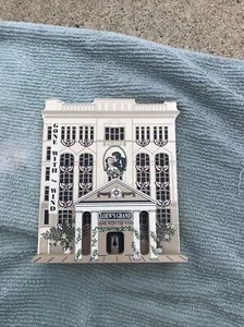 SHELIA’S Collectible Vintage LOEW’S GRAND Gone With The Wind Shelf Sitter - Picture 1 of 3
