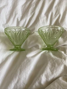 Pair Deco Green Glass Sundae Bowls - Picture 1 of 6