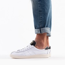 adidas lacombe size 9