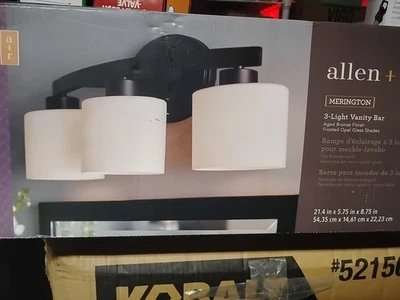 Allen+Roth Merington 3 轻型梳妆台 老青铜饰面霜蛋白石玻璃 — 第 1/2 张图片