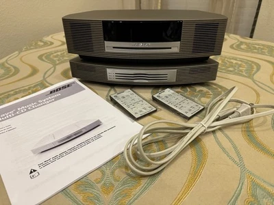 Sistema de música Bose Wave CD AM/FM con 3 cambiadores de CD y 2 controles remotos Foto 1 de 4
