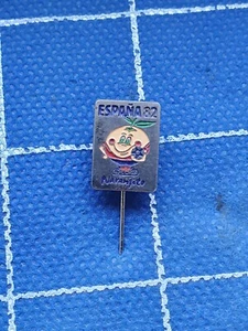 spilla distintivo spilla NARANJITO FIFA WORLD CUP SPAGNA 1982 WC ESPANA 82 - Foto 1 di 2