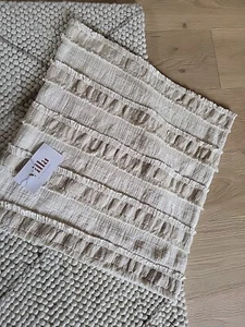 Copricuscino Rylee Pottery Barn nuovo con etichette, 22”x22”, naturale/avorio, frange a righe - Foto 1 di 2
