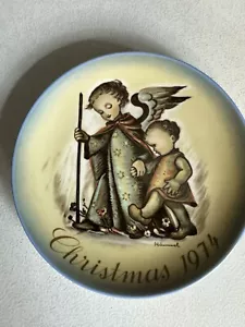 Hummel Collector Christmas 1974 Plate The Guardian Angel by Sister Berta Hummel - Picture 1 of 2