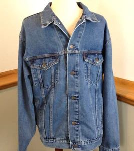 LEVI'S RED TAG Full Button Medium Wash Blue Denim Trucker Jacket Men's Size L - Picture 1 of 8