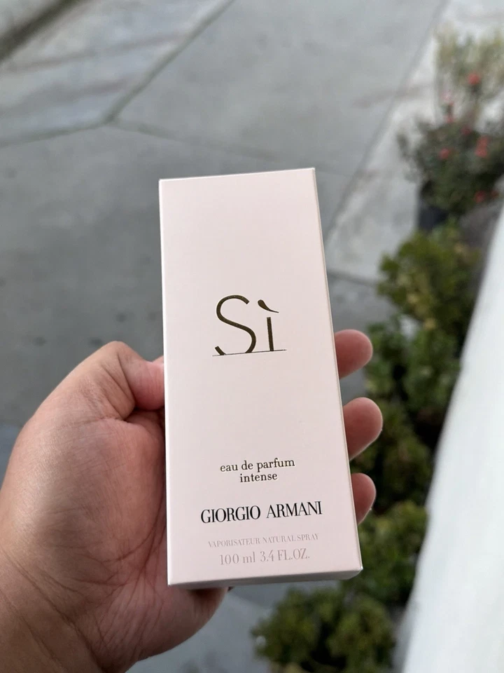 Si Eau de Parfum Intenso Feminino 100ml | Perfume Floral Fresco de Longa Duração - Imagem 1 de 4