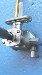 Bester Suzuki Bandit 600 GSF600, 1200 GSF1200 Kraftstoff Benzin Petcock Wasserhahn MadMopeds - Bild 1 von 11