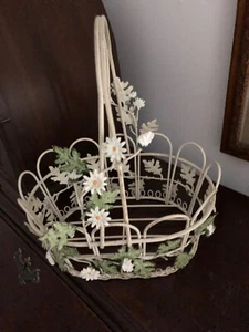 Vintage Daisy Flower Metal Basket Planter Garden Ornament Decorative Collectible - Picture 1 of 7