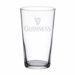 Personalised Guiness engraved PINT glass.Birthday,Christmas gift - Foto 1 di 2