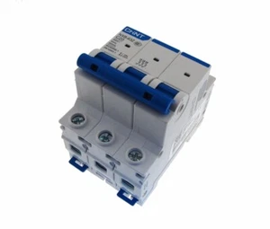 CHNT Triple Polo AC230/400V * 25A * Interruptor Circuito Din montaje de riel Nuevo Modelo - Imagen 1 de 2