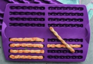 Tupperware Silikon Sticks Form ~ Brezeln und mehr! ~ Lila ~ Nagelneu - Bild 1 von 2