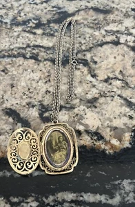 Vintage Avon filigree locket necklace blue faux stone gold tone Black/white Pic - Picture 1 of 5