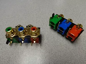 (2) RCAE024-014 COMPONENTE VIDEO RCA PHONO JACK VERDE/BLU/ROSSO R/A ORO - Foto 1 di 1
