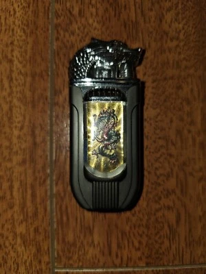 Lote de encendedor de cigarrillos en forma de pie, dragón de mesa, dragón de Japón vintage RARO Foto 1 de 4