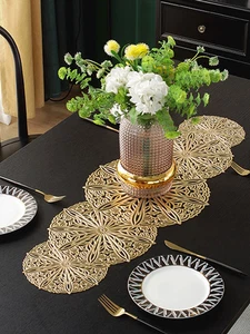 1 Stück Tischläufer im Blumen-Design ausgehöhlt - Bild 1 von 4