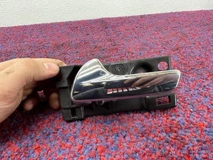 JEEP GRAND CHEROKEE SRT 6.4L 11-22 OEM FRONT OR REAR LEFT SIDE DOOR PANEL HANDLE - Picture 1 of 3