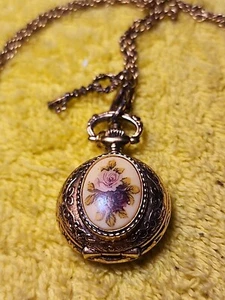 Reloj Colgante Floral Collar Llavero Dije Tono Dorado Como Está 33" 1928 Firmado - Imagen 1 de 18