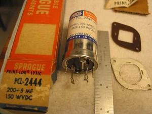 NOS Sprague TVL-2444 200/5uF @ 150/150VDC condensatore elettrolitico twist-lok 200/5uF @ 150/150VDC - Foto 1 di 1