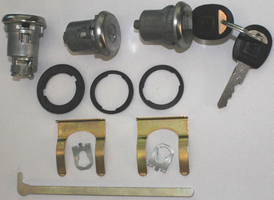 Nuevo CADILLAC GM OEM Juego de llaves de cerradura de maletero/puertas cromadas con llaves a juego Foto 1 de 1