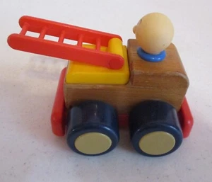Playskool-Camión de Bomberos Woodles-4 1/2" Largo-Madera y Plástico-1988-Como se muestra-Vintage - Imagen 1 de 4