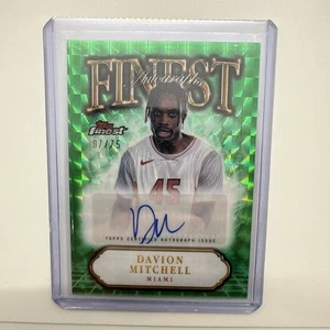 2025 Topps Finest Basketball Davion Mitchell FA-DM Green Geometric Autogramm #D /75 - Bild 1 von 2
