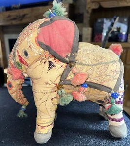 Vintage Hand Woven Elephant From India Patchwork Mirrors And Beads - Imagen 1 de 11