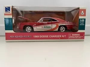 2014 New Ray 7-Eleven 1/25 scale 1969 Dodge Charger R/T New In Box - Picture 1 of 5