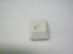 SINGLE KEY - GENUINE APPLE KEY 9 NUMPAD FROM M7803 PRO KEYBOARD - UK SELLER - Picture 1 of 3