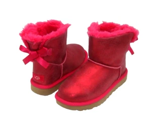 BOTAS CORTAS UGG MINI BAILEY BOW GLISTEN MUJER RÁBANO US 6/UK 4/EU 37/JP 23 - Imagen 1 de 6