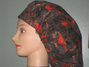 Sombreros/Gorras Exfoliantes Quirúrgicos Navidad/Invierno Cardenales Rojos - Imagen 1 de 3