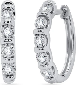 Conjunto de aretes tipo argolla Huggie de plata de ley 925 con diamantes naturales de regalo de 0,19 quilates para mujer - Imagen 1 de 4