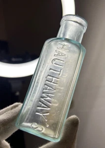 Antique Aqua Green Glass Hauthaway's Peerless Gloss Bottle 12.5cm USA shoeshine - Picture 1 of 15