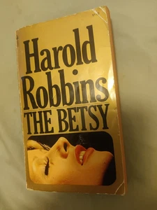 The Betsy - By Harold Robbins Mass Market Paperback - Picture 1 of 2