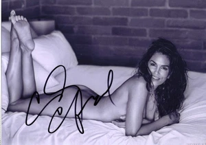 CINDY CRAWFORD SIGNED  ...          8x12  with COA - Picture 1 of 3